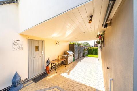 Covered Bbq Area