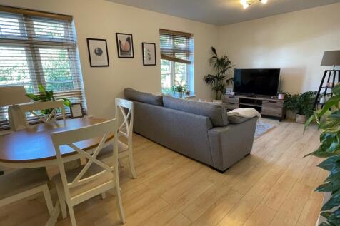 Living Dining Area