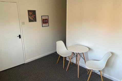 Further Lounge