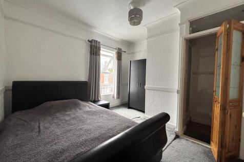 Main bedroom with ensuite