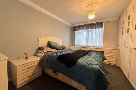Main Bedroom with Built in Wardrobes