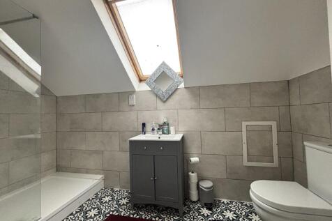 Top Floor Master Ensuite