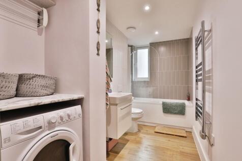 Bathroom/Utility Room