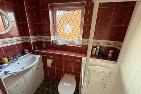 CA11 Shower.jpg