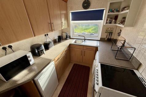 VR152 Kitchen.jpg