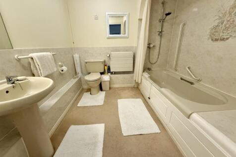 KC22 Bathroom.jpg