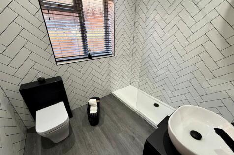 ED59 Bathroom.jpg