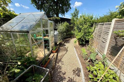 EA2 Garden3.jpg