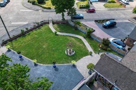 EA2 Front Garden.jpg