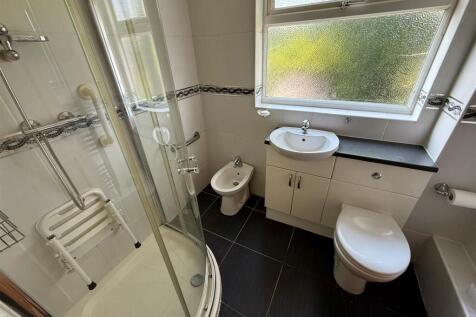 CC39 Shower.jpg