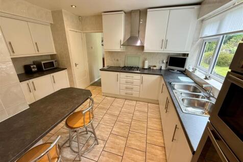 MR29 Kitchen2.jpg