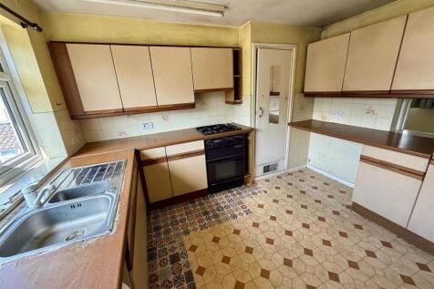 KC28 Kitchen.jpg