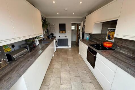 SR93 Kitchen.jpg
