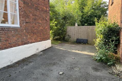 REAR PARKING AREA