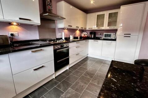 kitchen 2.jpg