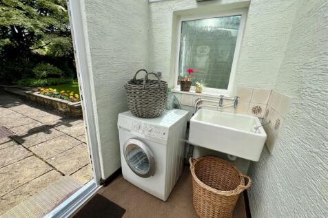 SIDE UTILITY AREA