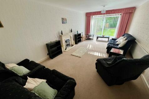 EXTENDED LOUNGE