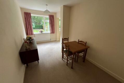 EXTENDED BREAKFAST ROOM