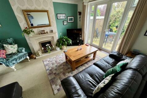 THROUGH LOUNGE