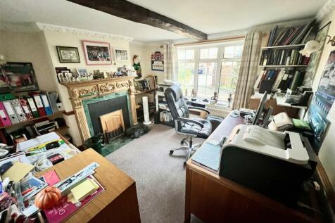 STUDY/RECEPTION ROOM