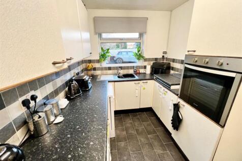 CC46 KItchen2.jpg