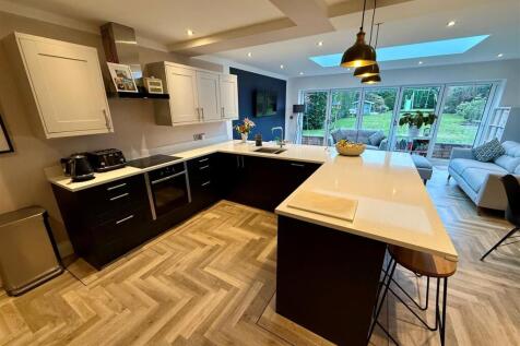SR67 Kitchen3.jpg