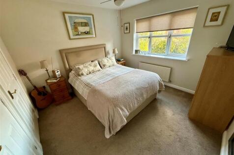 DHR96 Bed1.jpg
