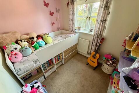 DHR96 Bed3.jpg