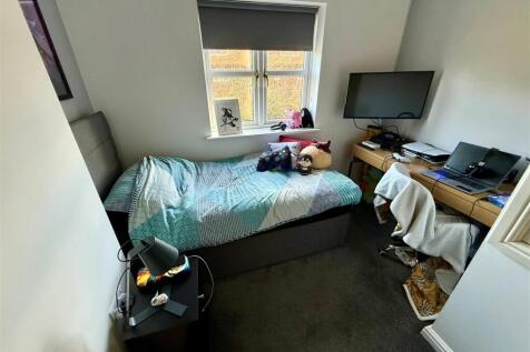 DHR96 Bed4.jpg