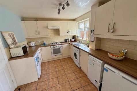 LR26 Kitchen.jpg