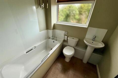 BC9 Bathroom.jpg