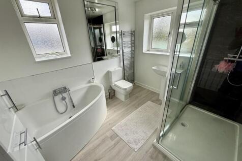 HC3 Bathroom.jpg