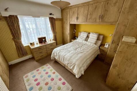 BR49 Bed1.jpg