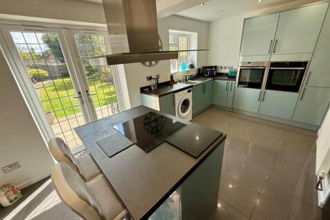 NR134 Kitchen.jpg