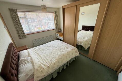 LC15 Bed2.jpg