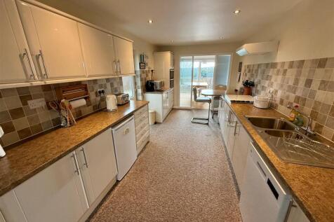 W8 Kitchen.jpg