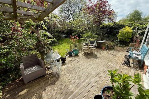 YR127 Garden2.jpg