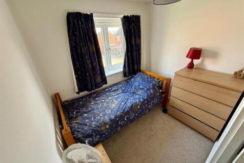NW2 Bed3.jpg