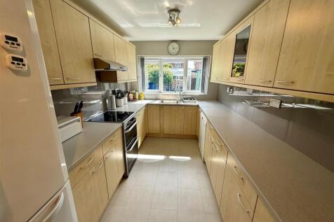 AR26 Kitchen.jpg