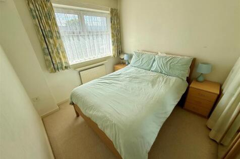 AR26 Bed2.jpg