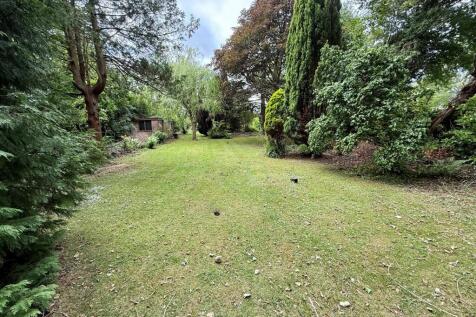 NL182 Garden2.jpg