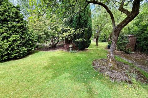 NL182 Garden3.jpg