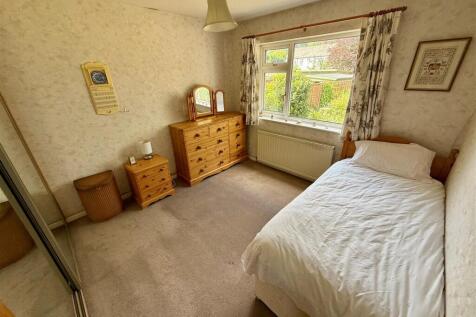 WR9 Bed1.jpg