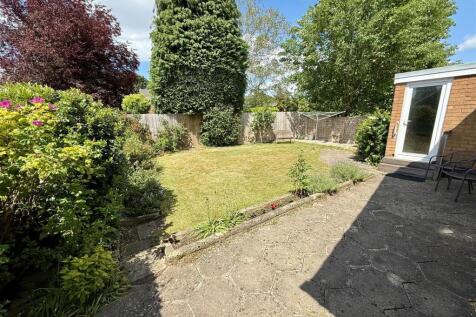 WR9 Garden.jpg
