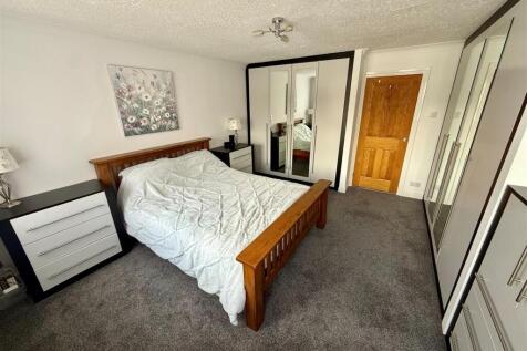 BC76 Bed1-2.jpg