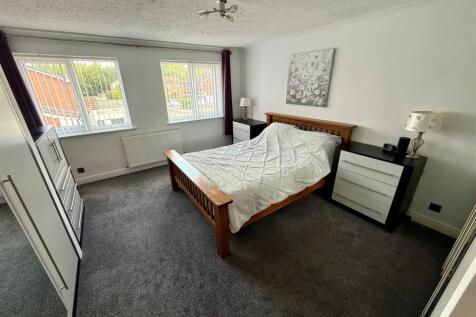 BC76 Bed1.jpg