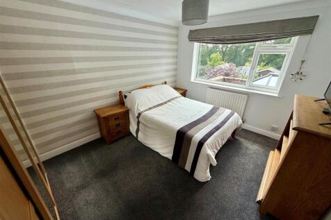 BC76 Bed2.jpg