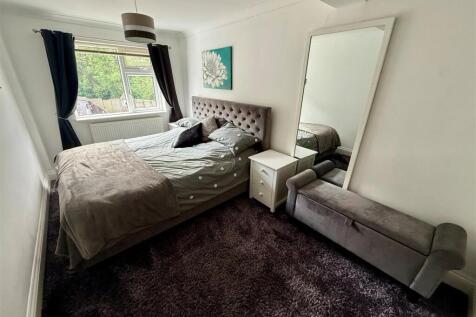 BC76 Bed3.jpg