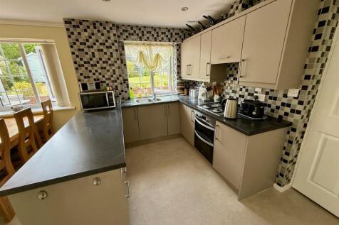 MR46 Kitchen.jpg