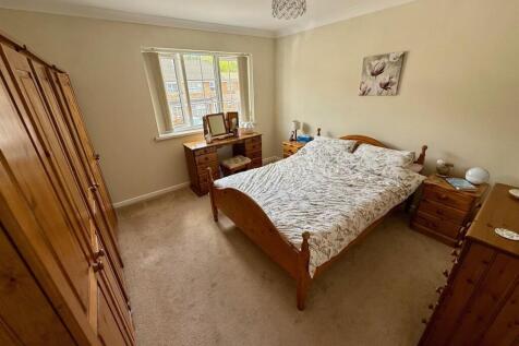 MR46 Bed1.jpg